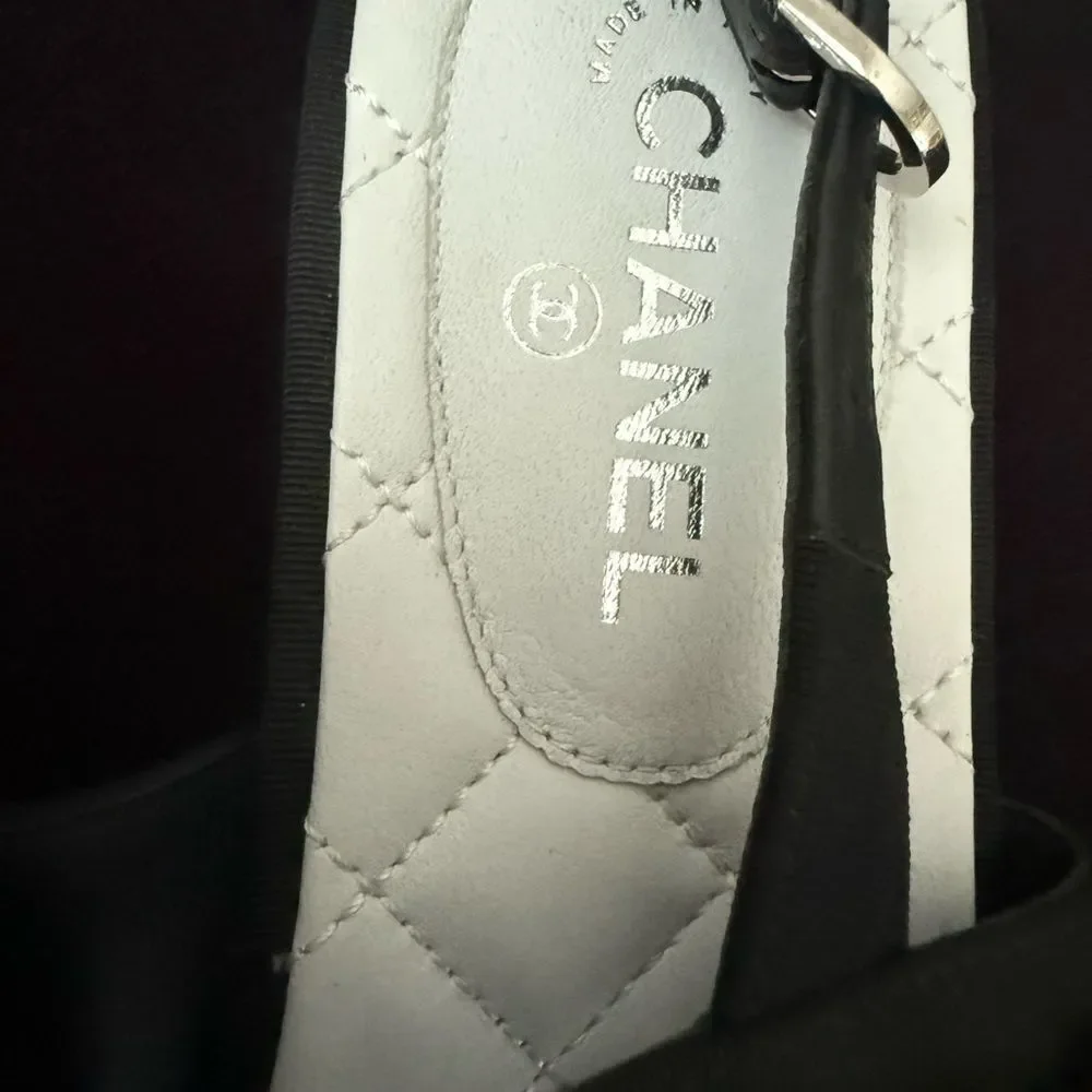 CHANEL Black and White Quilted Sandals floor sample minor scratches on bottom